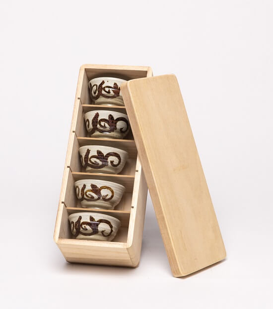 鷄龍山鐵畫粉青沙器